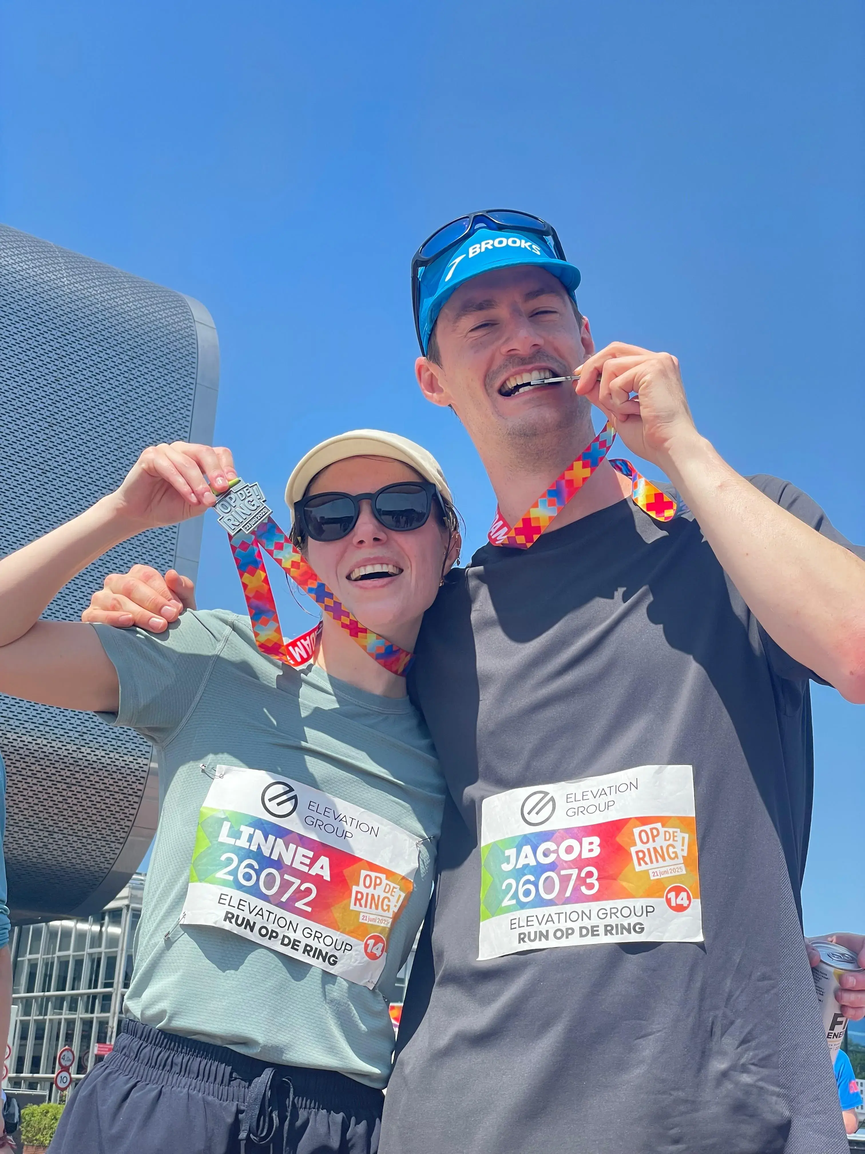 Two winners after completing the Op de Ring run.